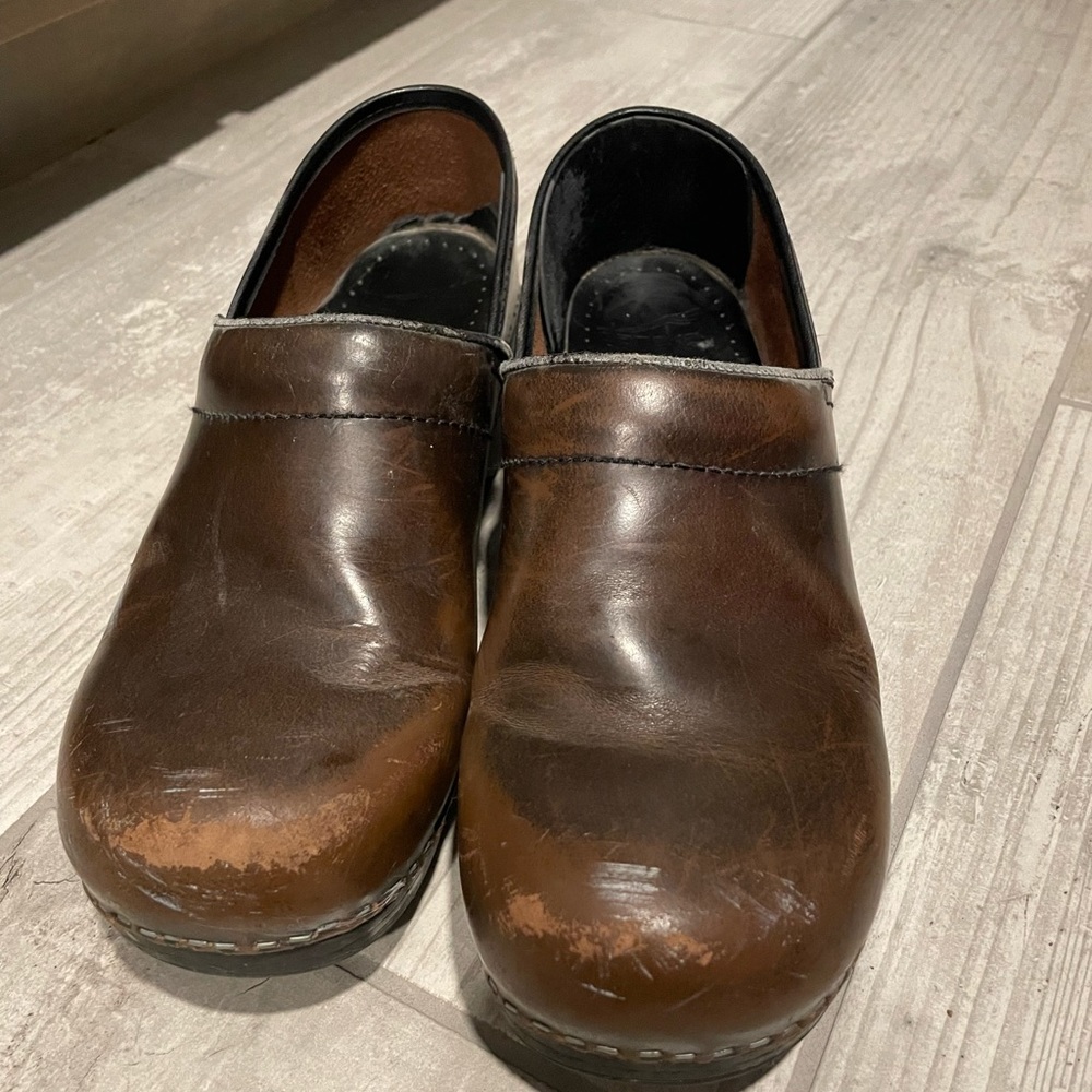 Size 41 brown dansko